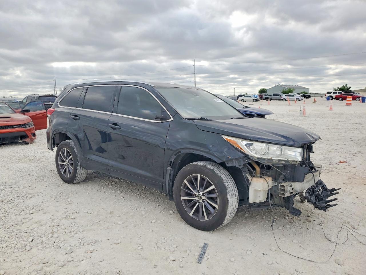 2018 TOYOTA HIGHLANDER