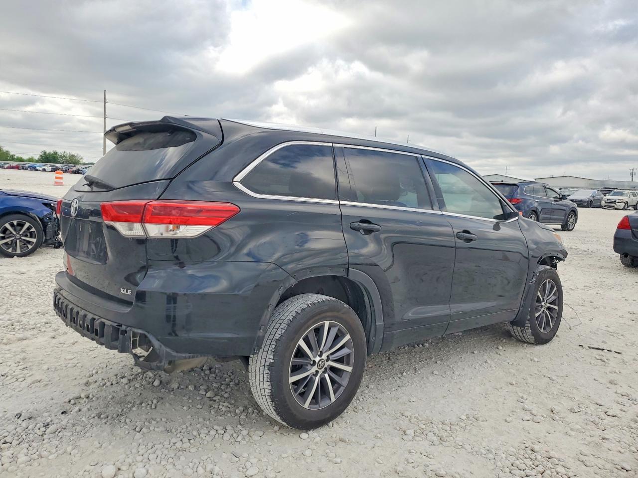 2018 TOYOTA HIGHLANDER