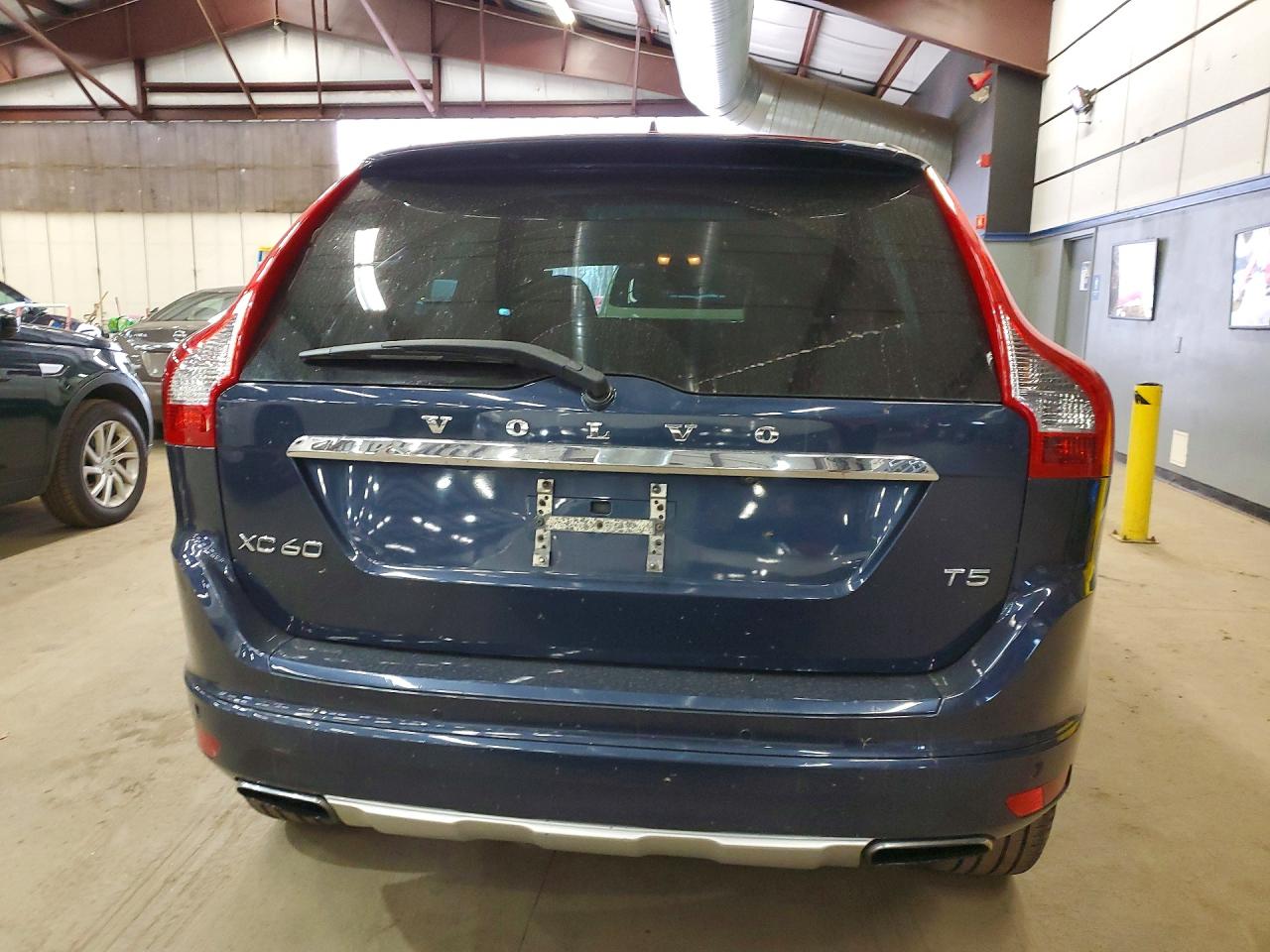 2015 VOLVO XC60