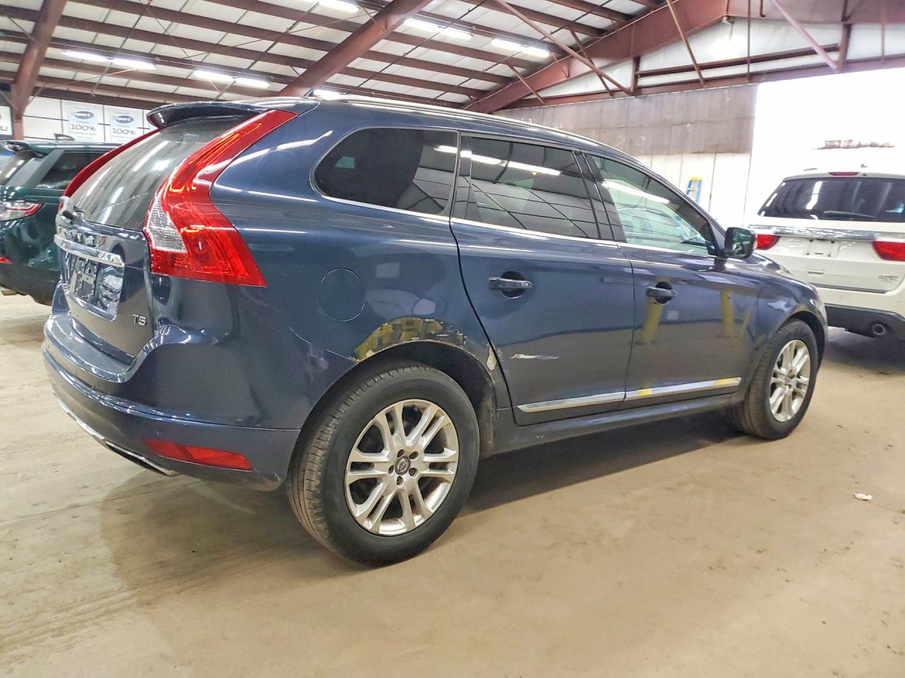 2015 VOLVO XC60