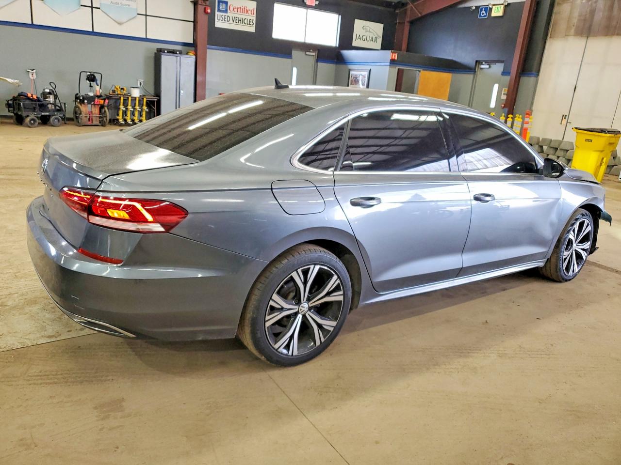 2021 VOLKSWAGEN PASSAT