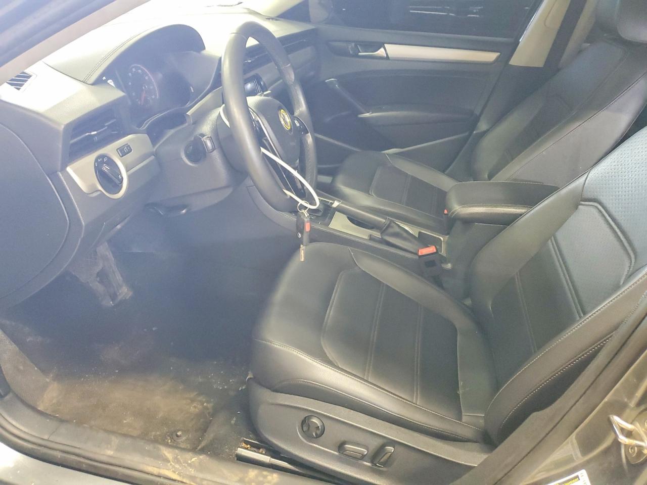 2021 VOLKSWAGEN PASSAT