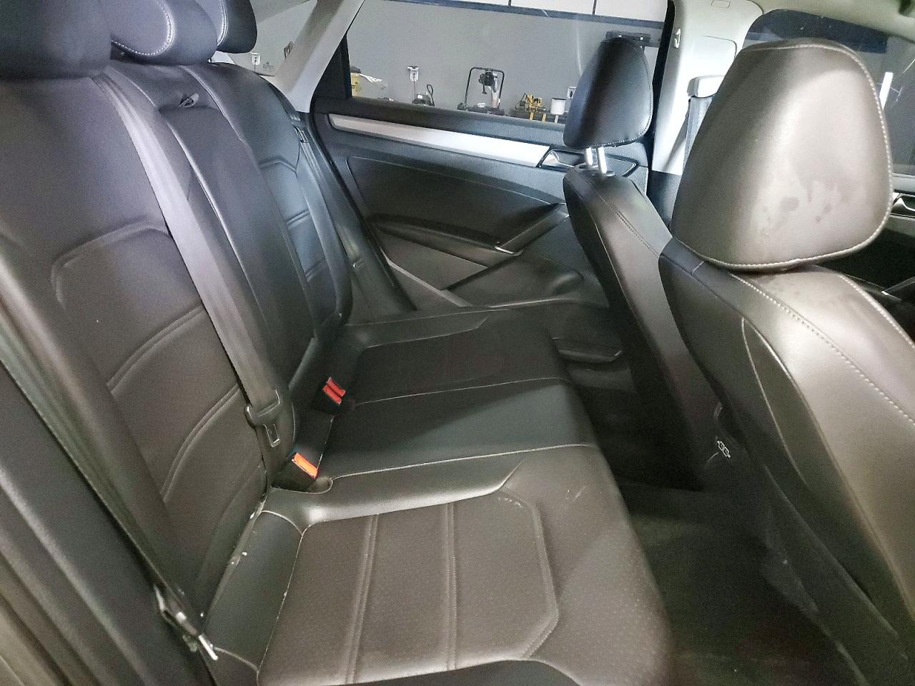 2021 VOLKSWAGEN PASSAT