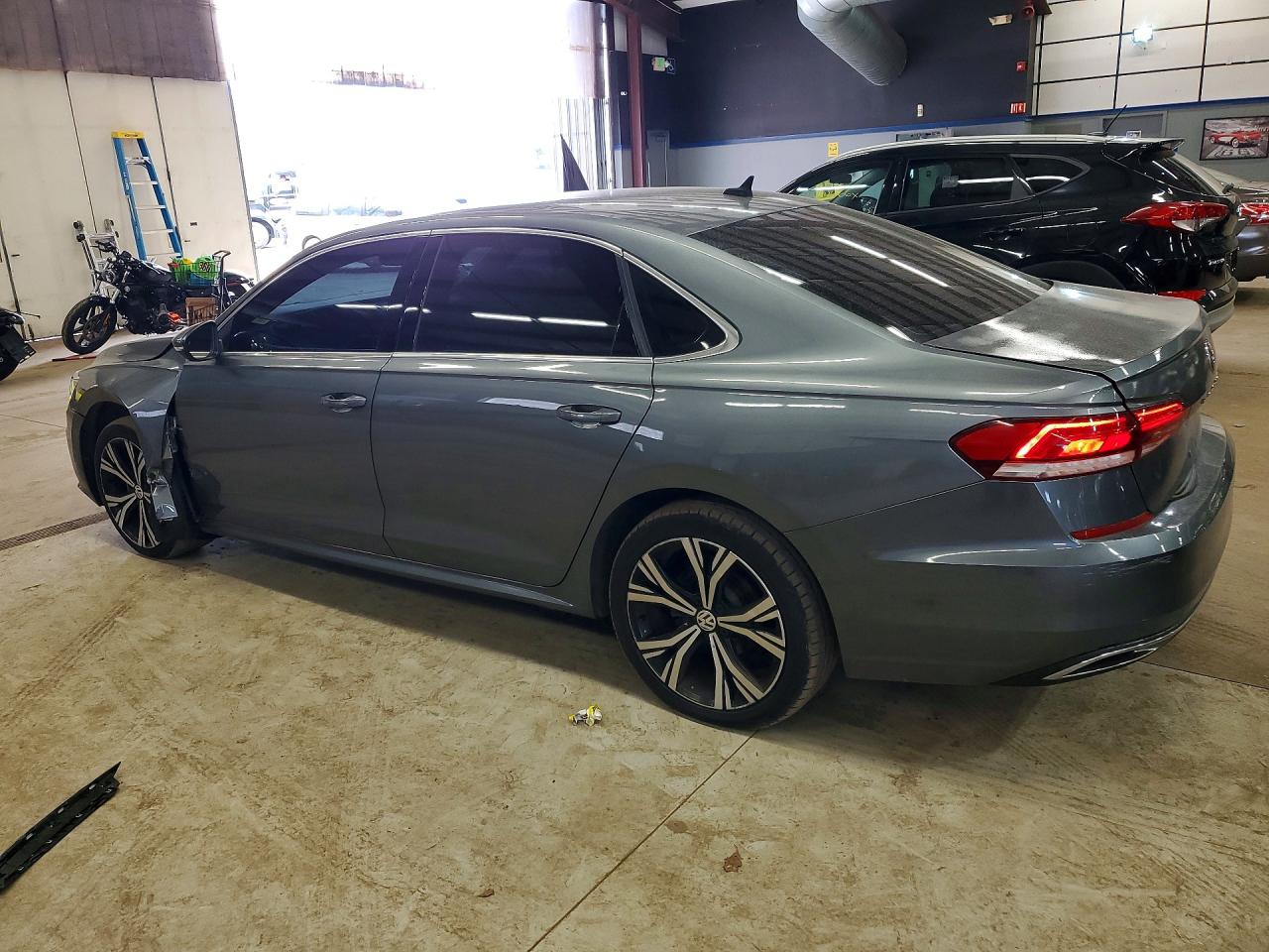 2021 VOLKSWAGEN PASSAT