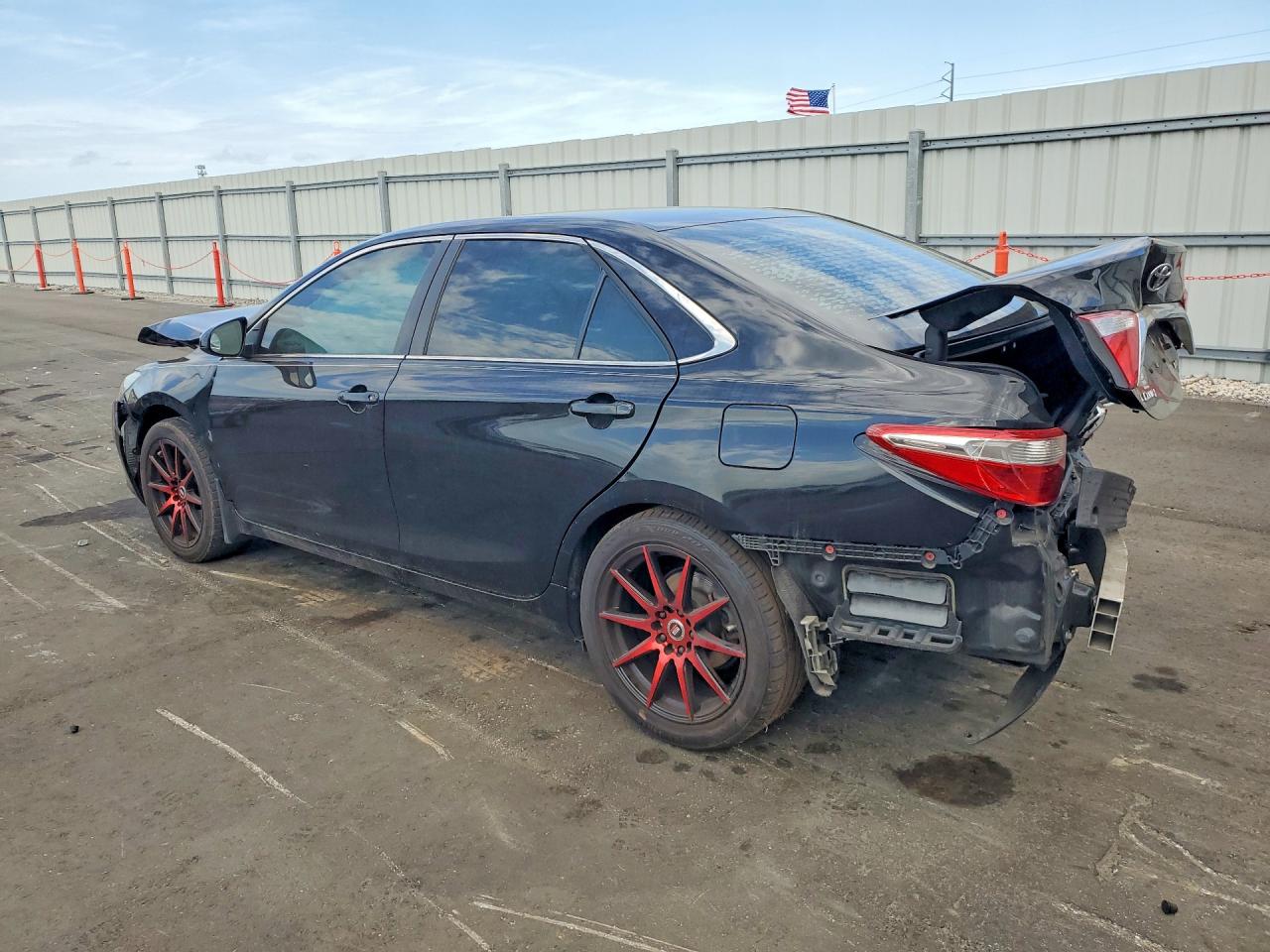 2017 TOYOTA CAMRY