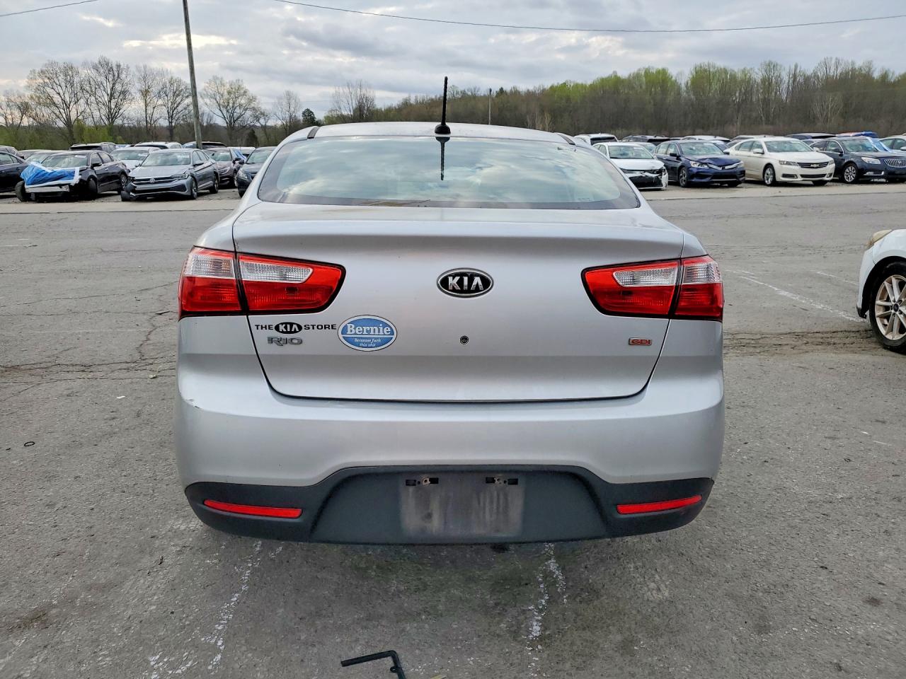 2013 KIA RIO