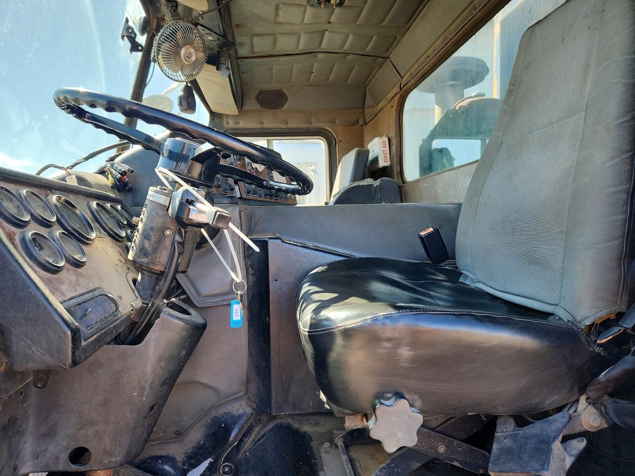 2001 PETERBILT ALL OTHER