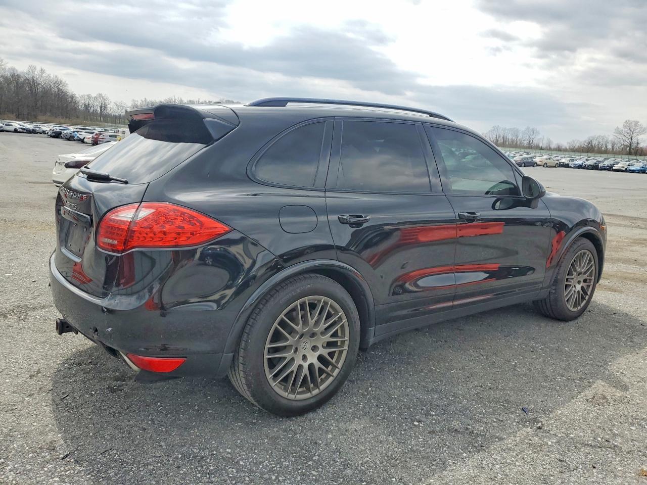 2014 PORSCHE CAYENNE S