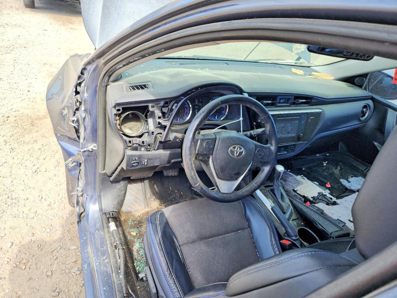 2017 TOYOTA COROLLA