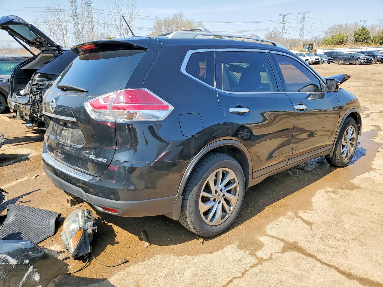 2015 NISSAN ROGUE