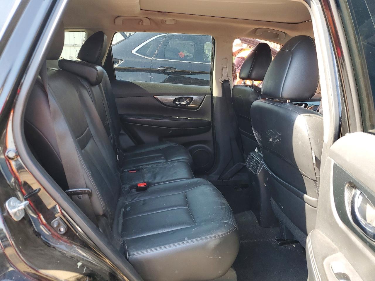 2015 NISSAN ROGUE