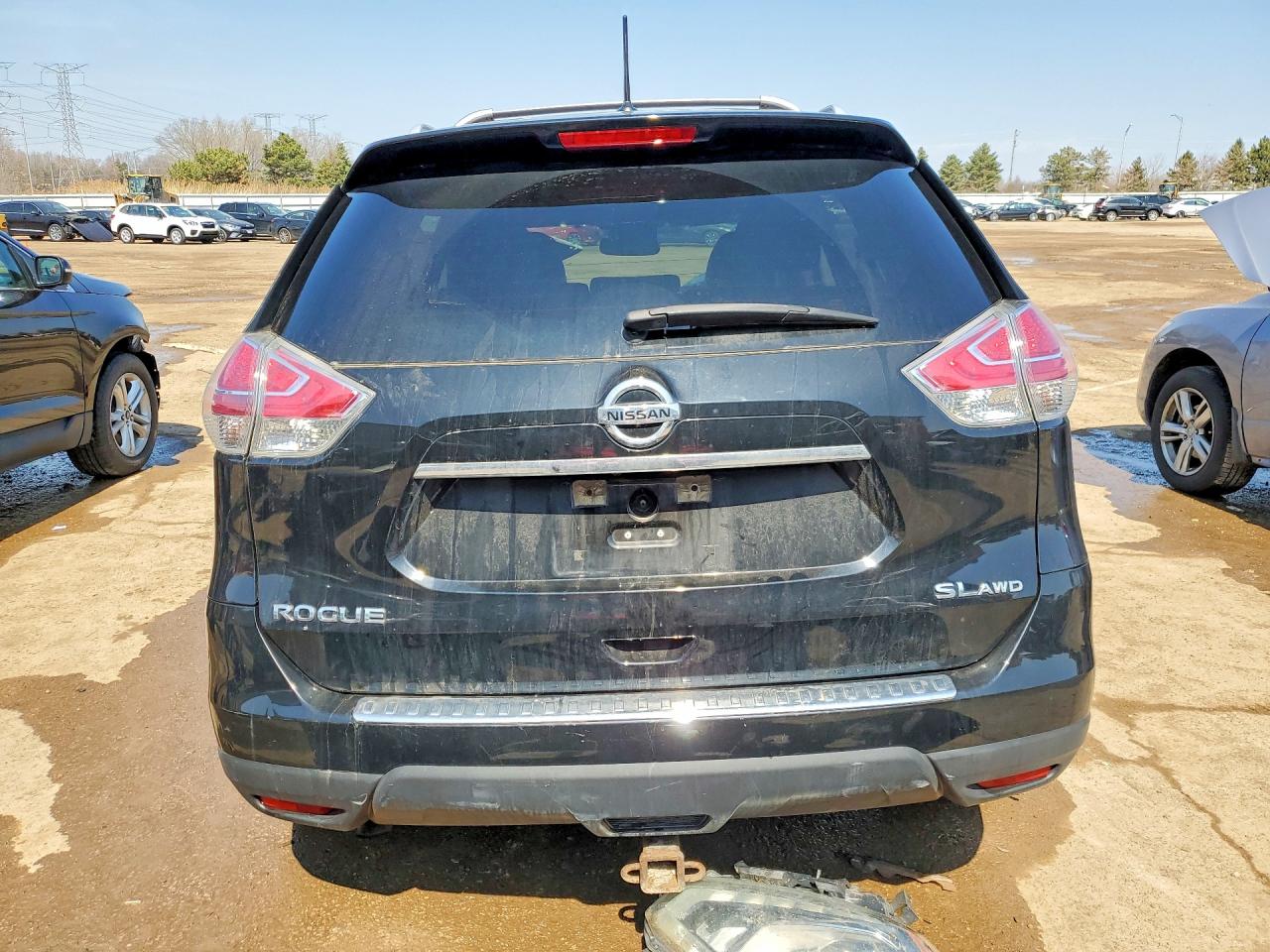 2015 NISSAN ROGUE