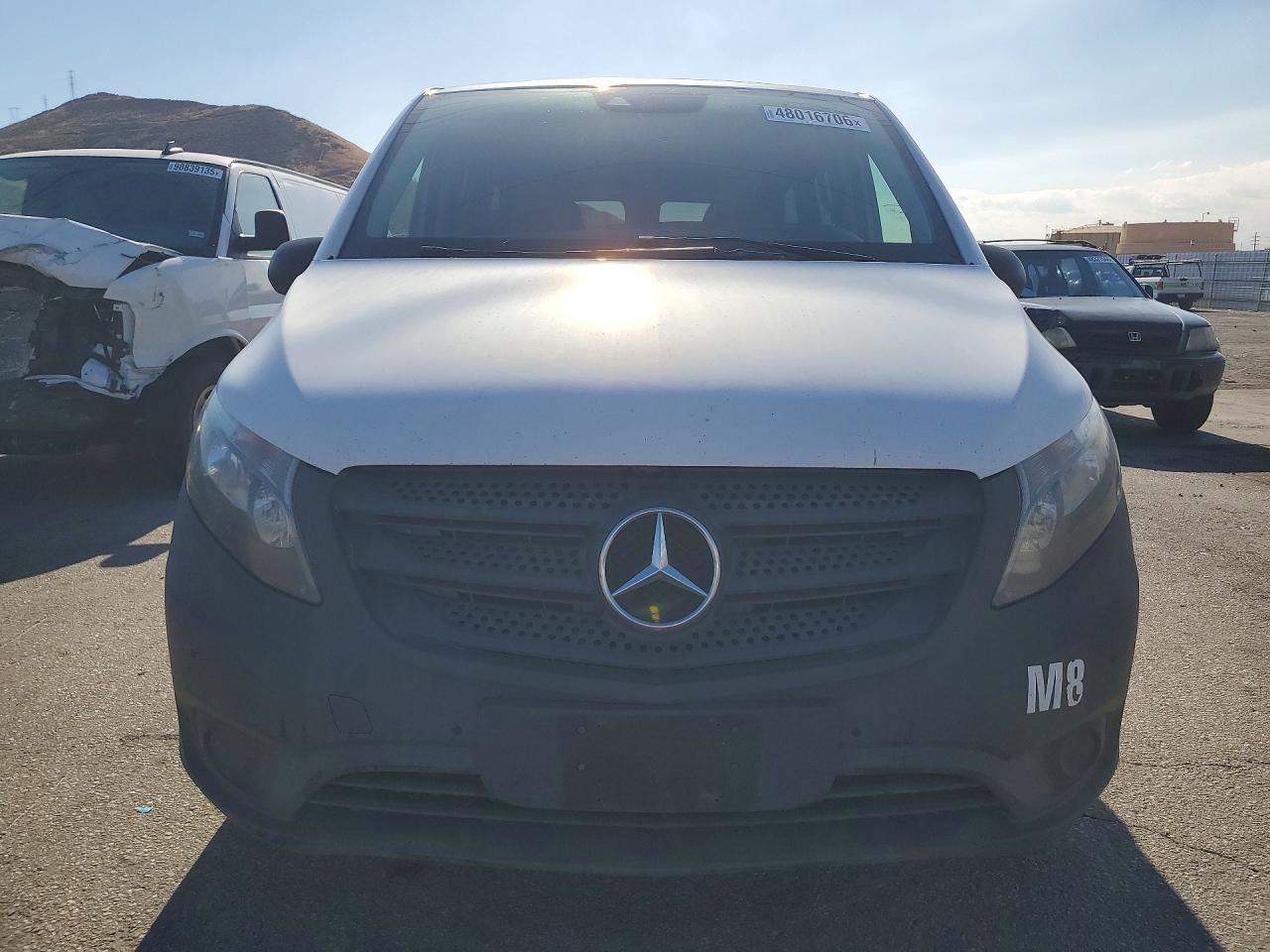 2019 MERCEDES BENZ METRIS