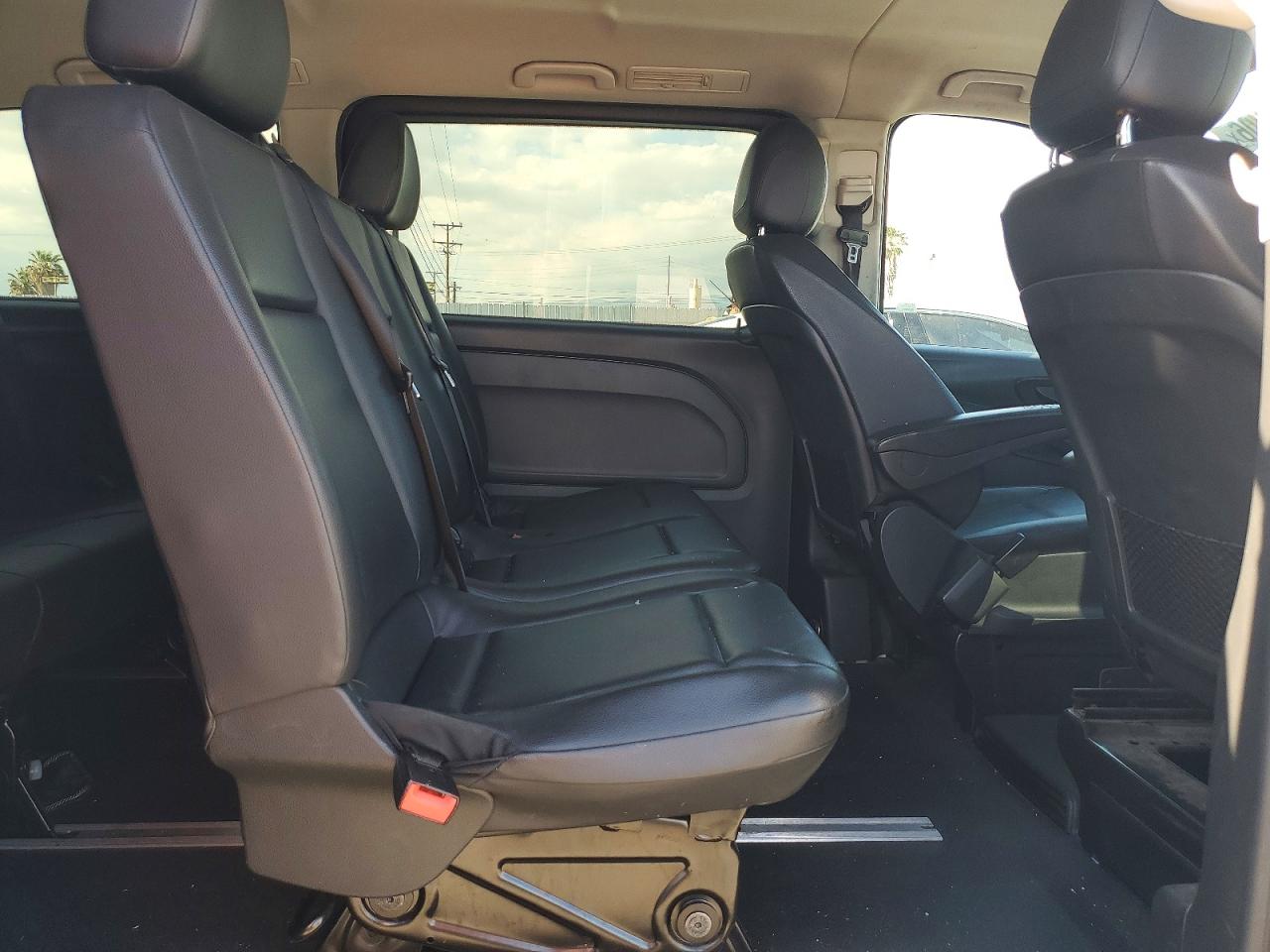 2019 MERCEDES BENZ METRIS