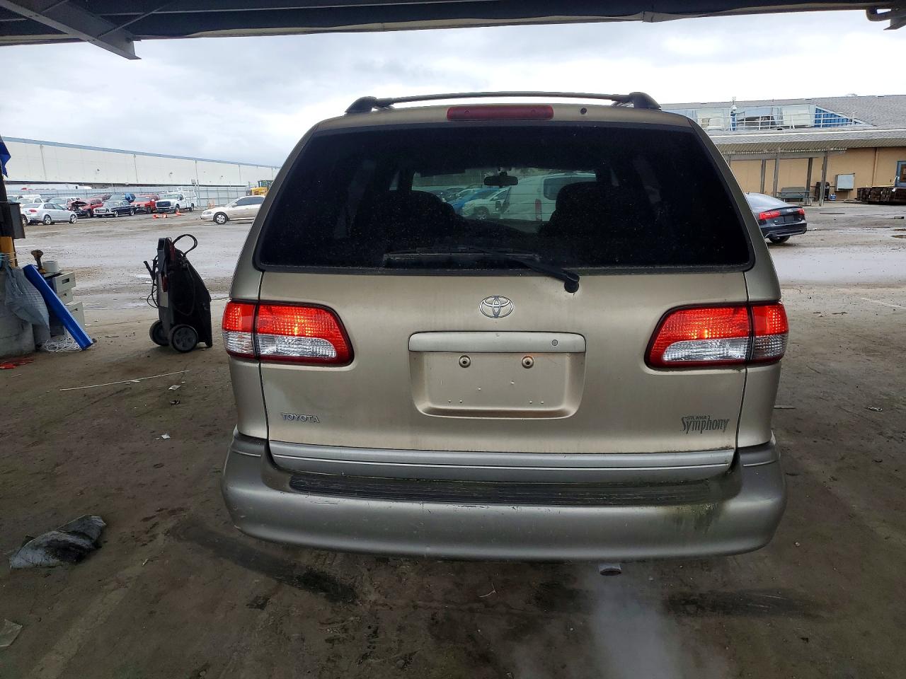 2002 TOYOTA SIENNA