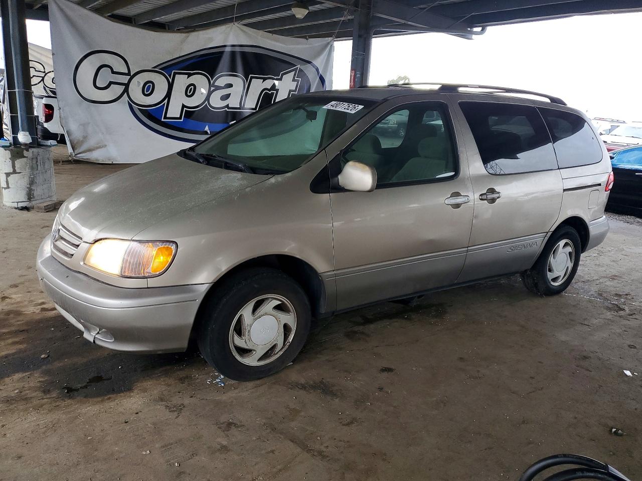2002 TOYOTA SIENNA