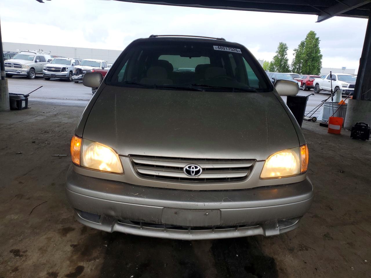2002 TOYOTA SIENNA