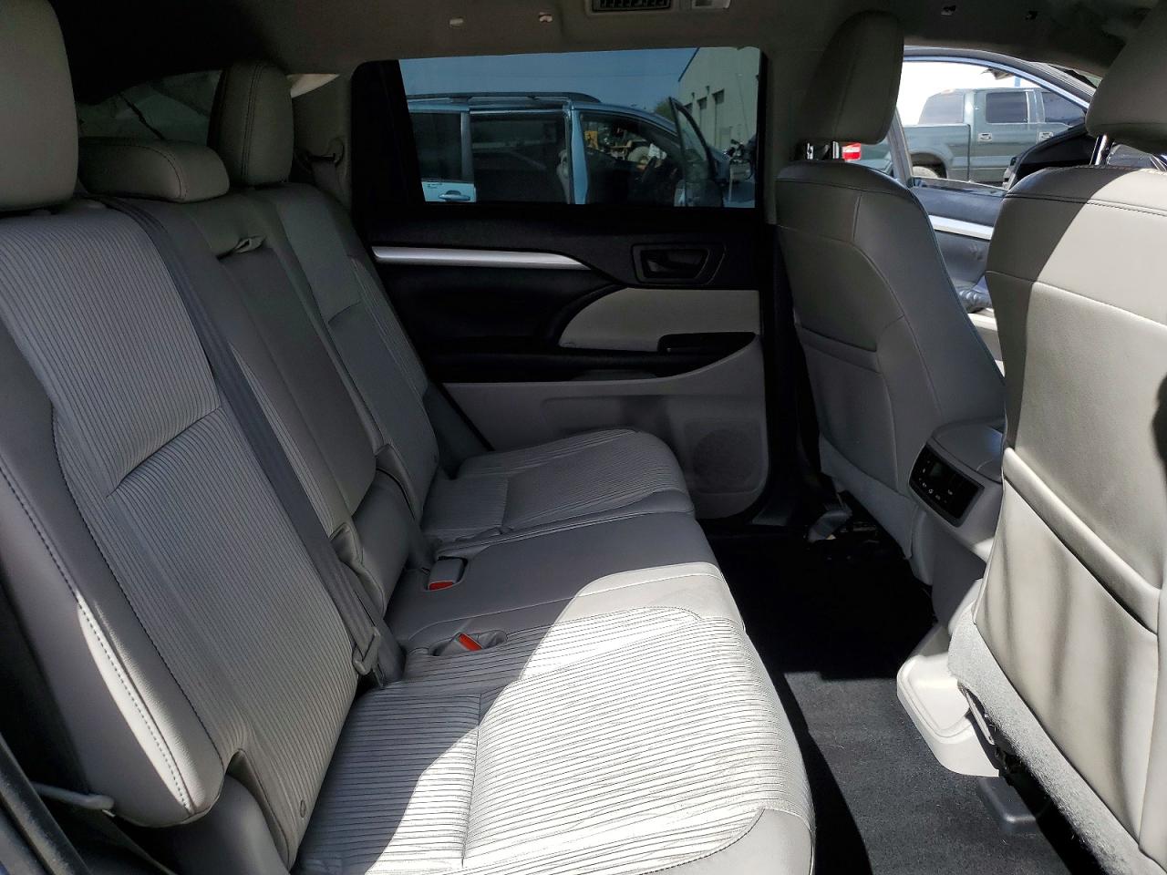2014 TOYOTA HIGHLANDER