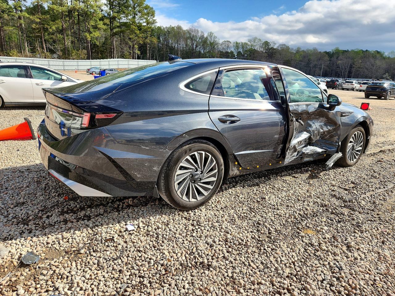 2025 HYUNDAI SONATA