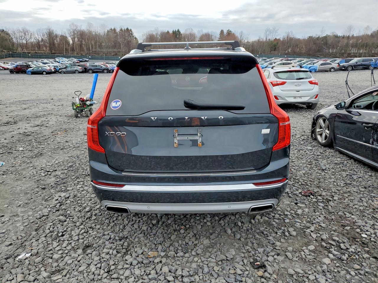 2021 VOLVO XC90