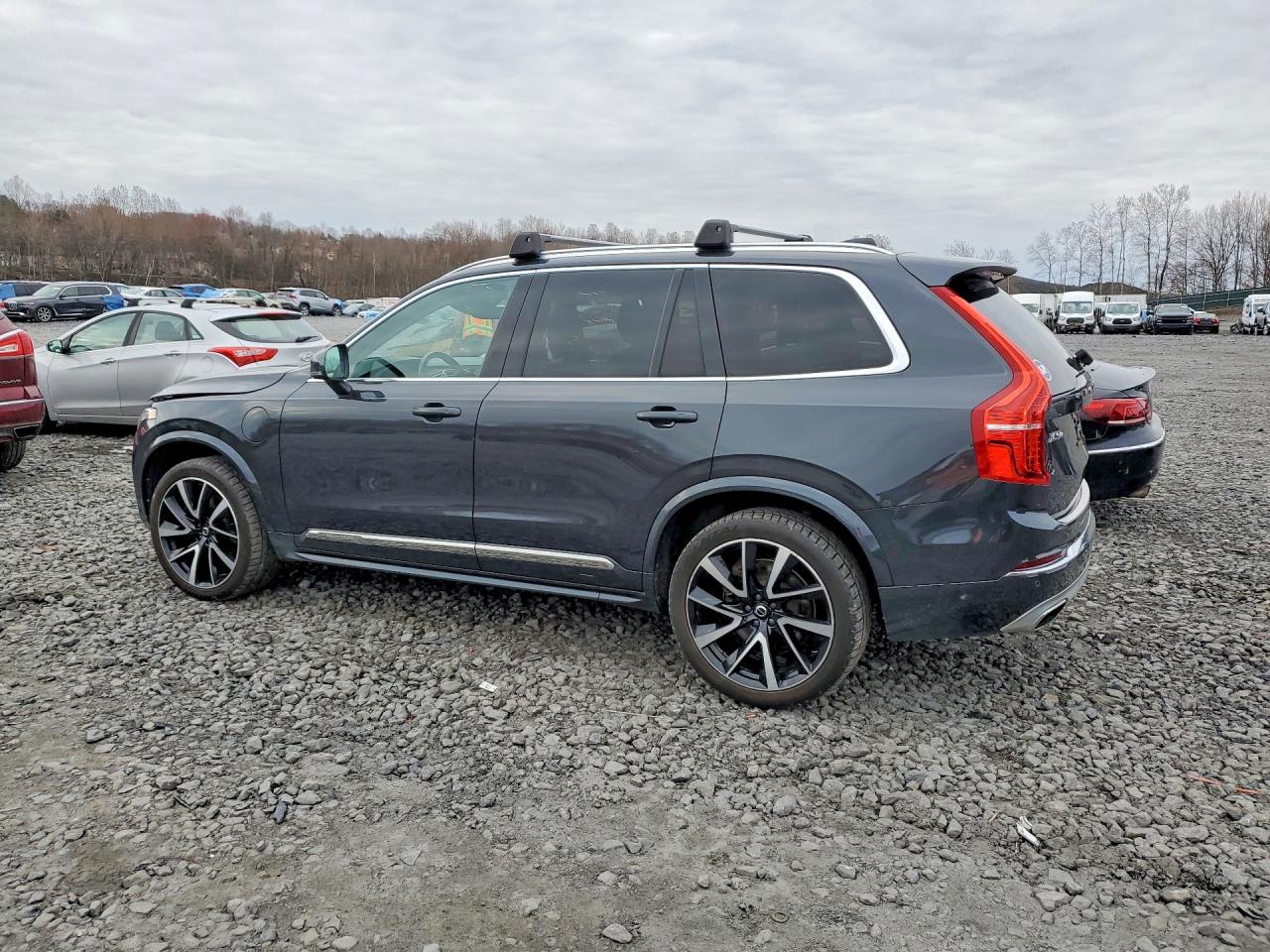2021 VOLVO XC90