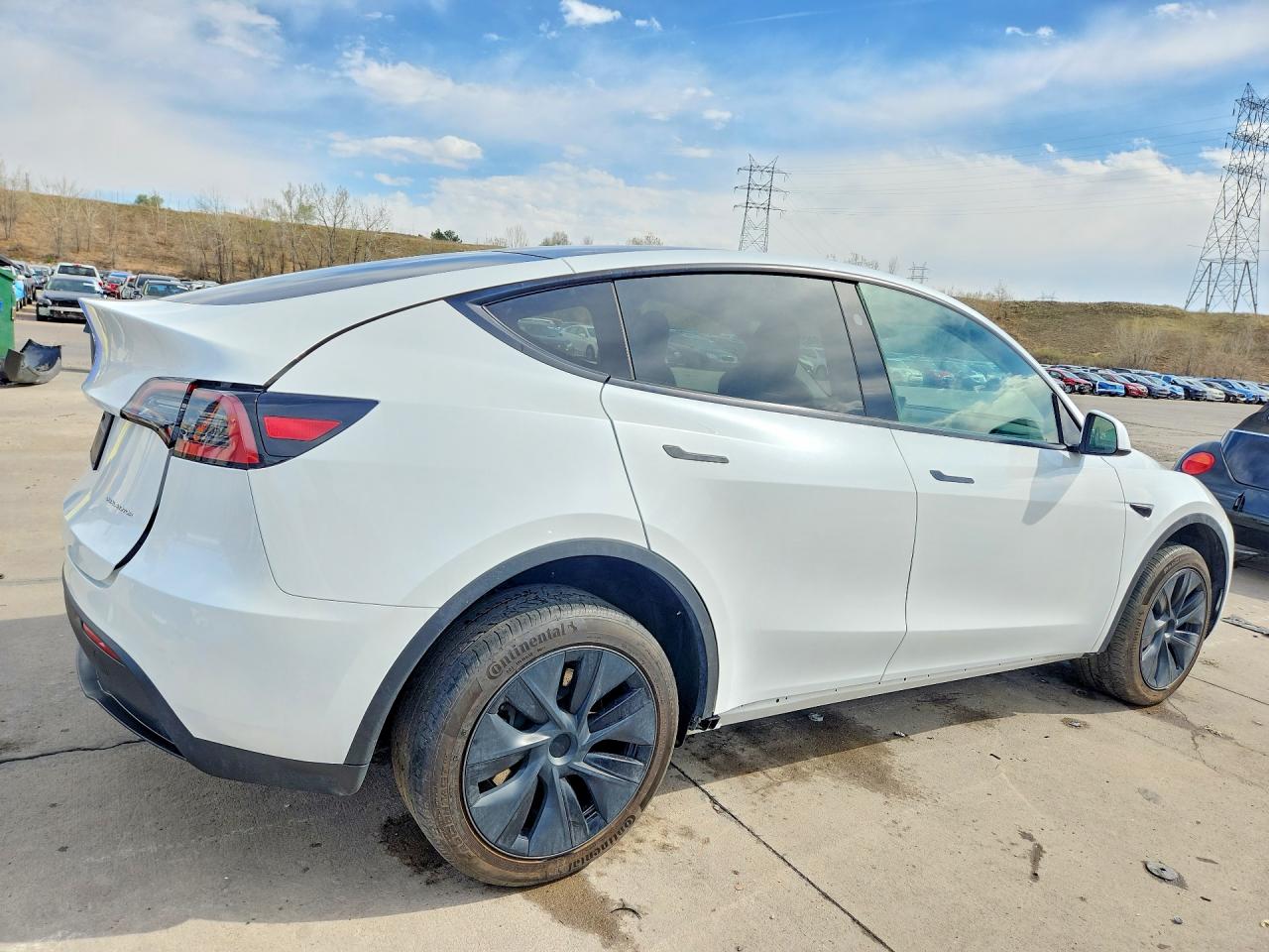 2024 TESLA MODEL Y