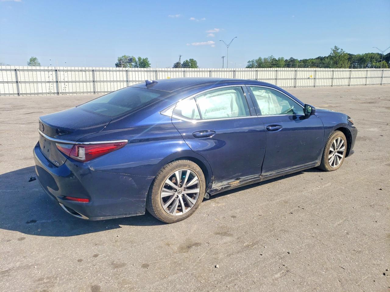 2019 LEXUS ES350