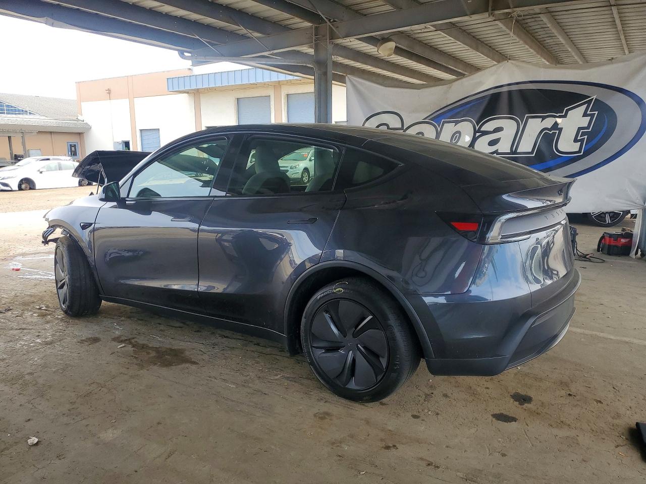 2026 TESLA MODEL Y