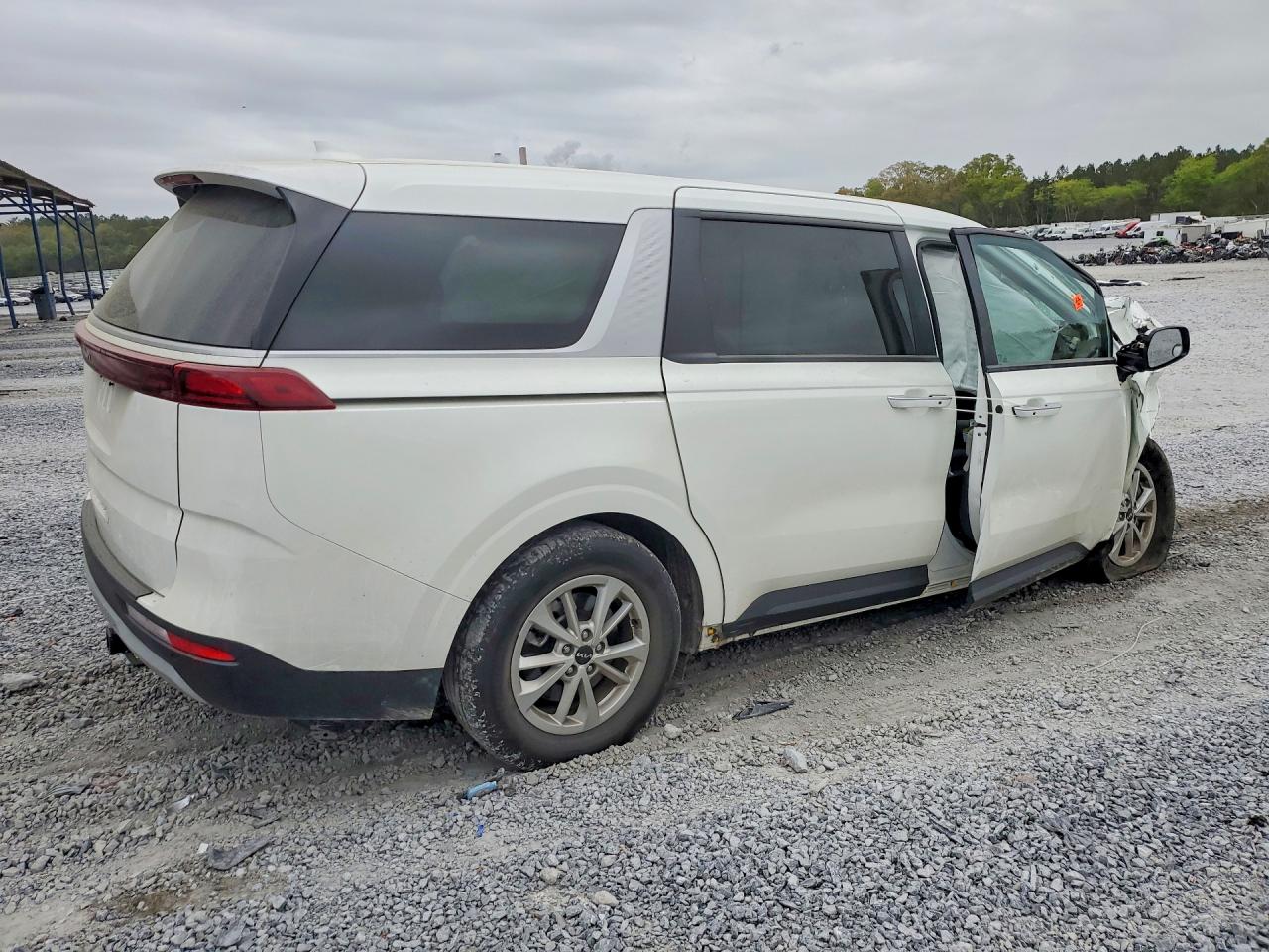 2022 KIA CARNIVAL L