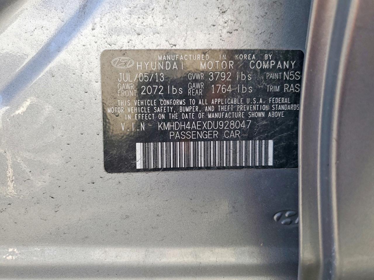 2013 HYUNDAI ELANTRA