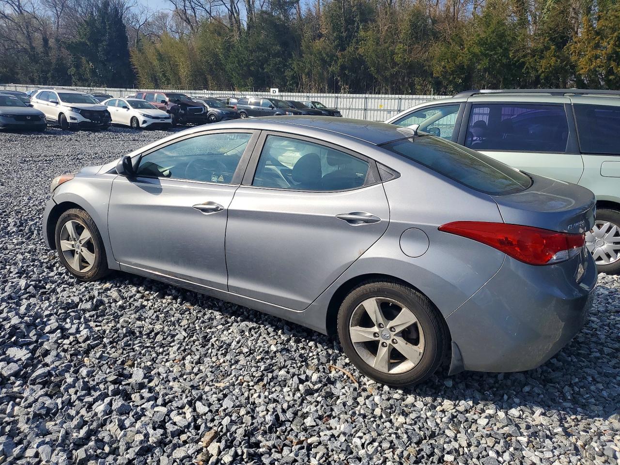 2013 HYUNDAI ELANTRA