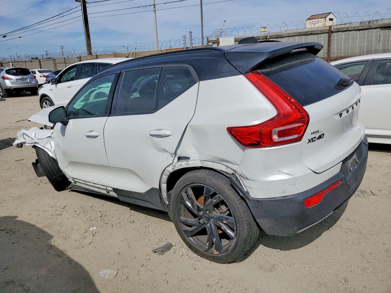 2019 VOLVO XC40