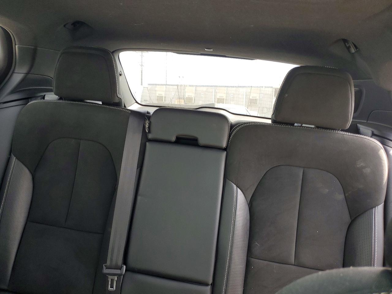 2019 VOLVO XC40
