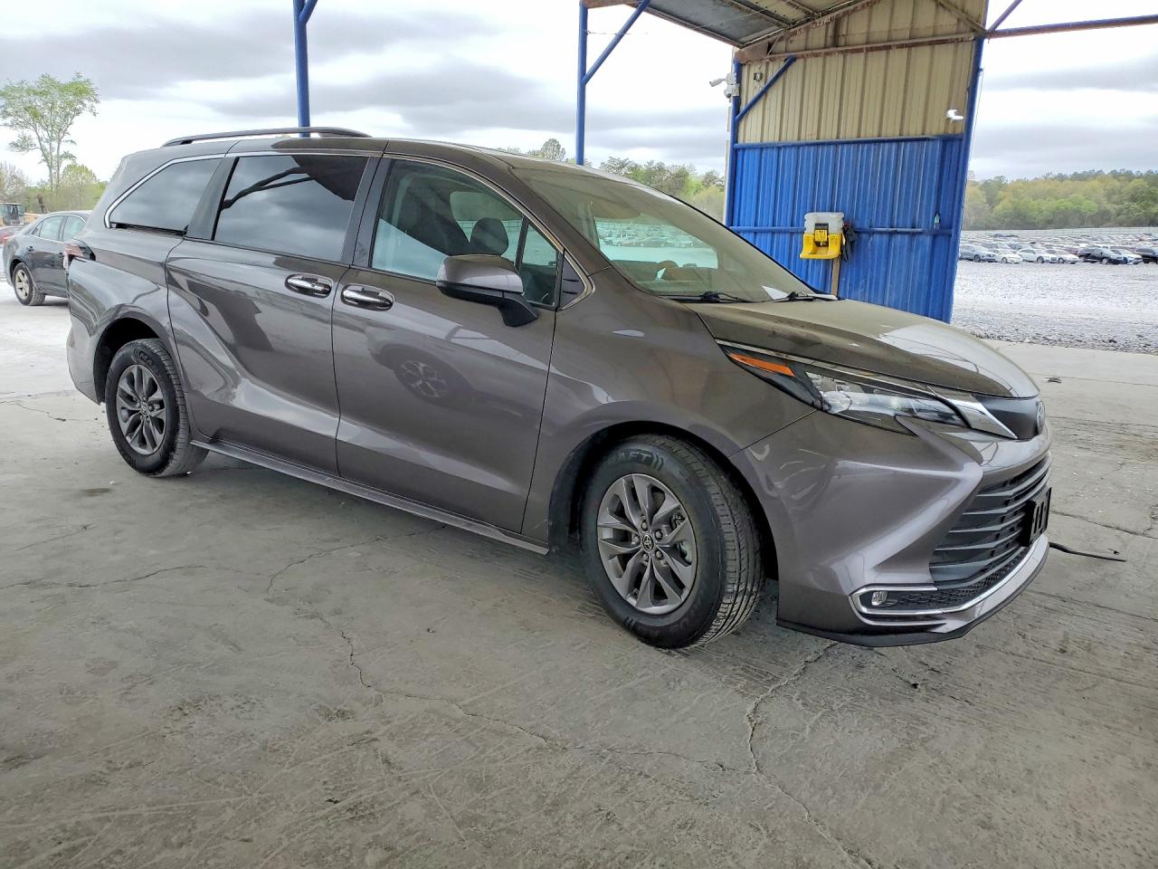 2024 TOYOTA SIENNA