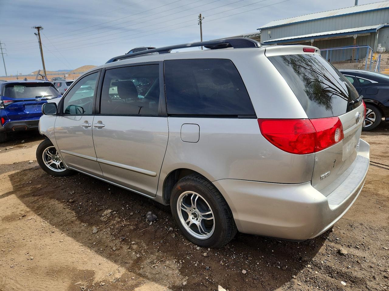 2009 TOYOTA SIENNA