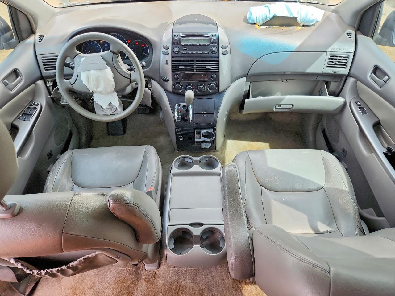 2009 TOYOTA SIENNA