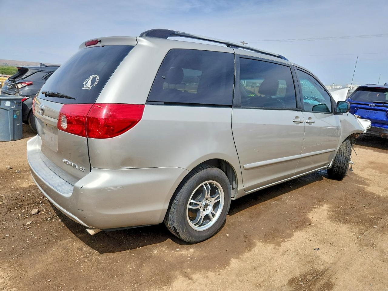 2009 TOYOTA SIENNA