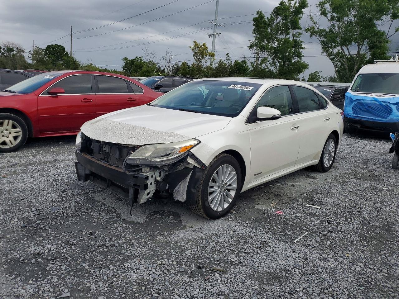 2014 TOYOTA AVALON