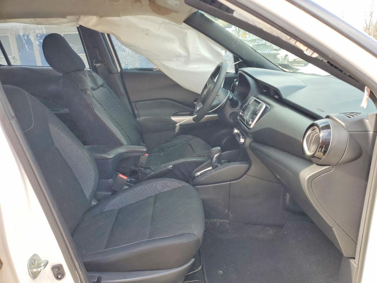 2019 NISSAN KICKS