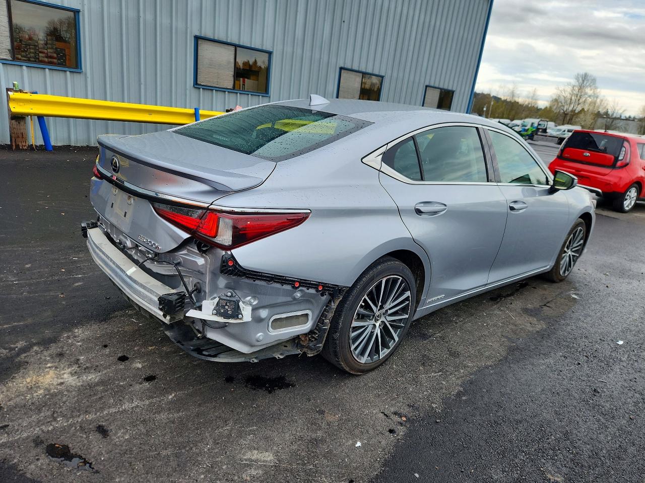 2022 LEXUS ES300