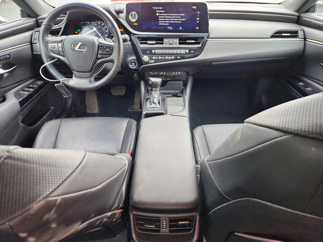 2022 LEXUS ES300