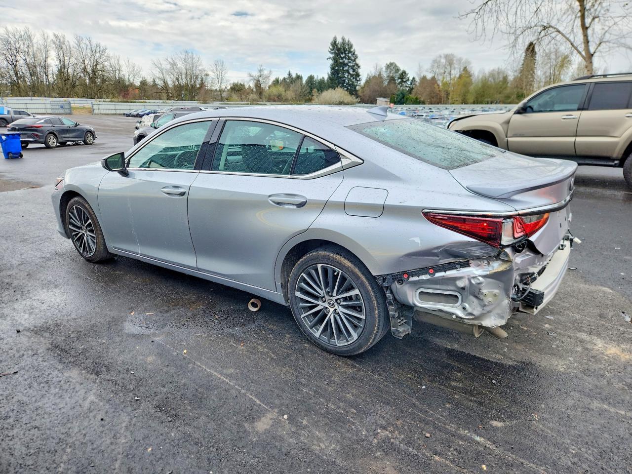 2022 LEXUS ES300