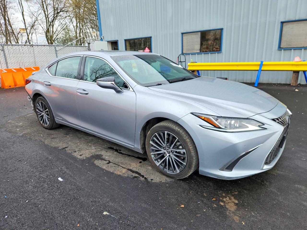 2022 LEXUS ES300