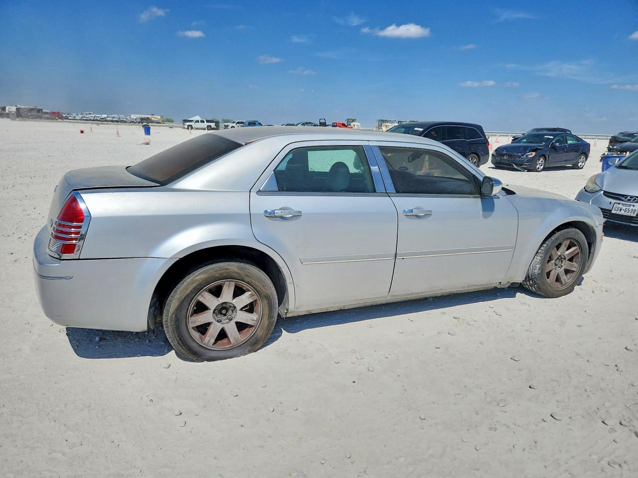 2005 CHRYSLER 300