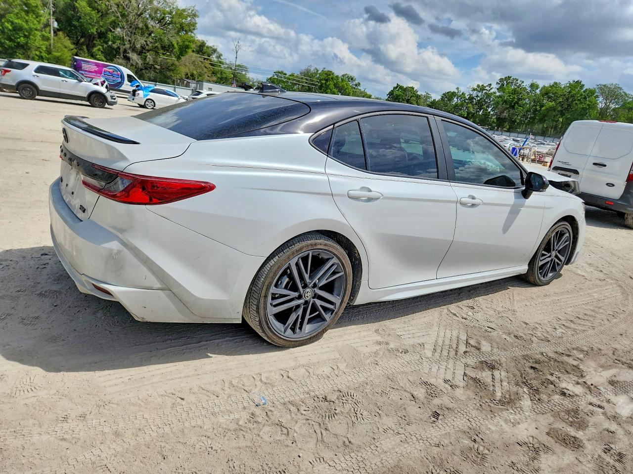 2025 TOYOTA CAMRY