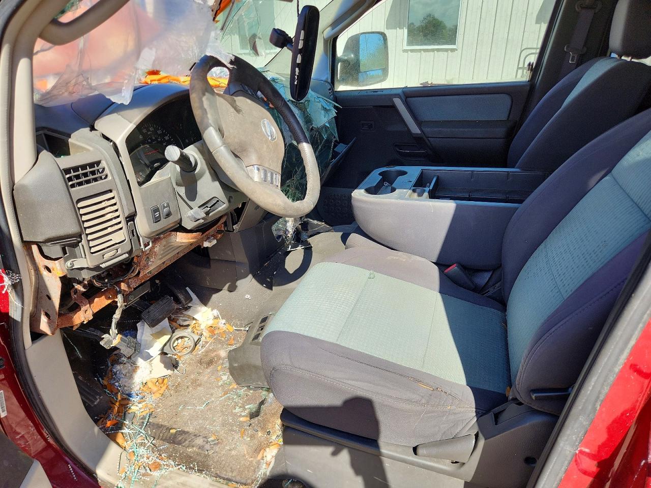 2004 NISSAN TITAN