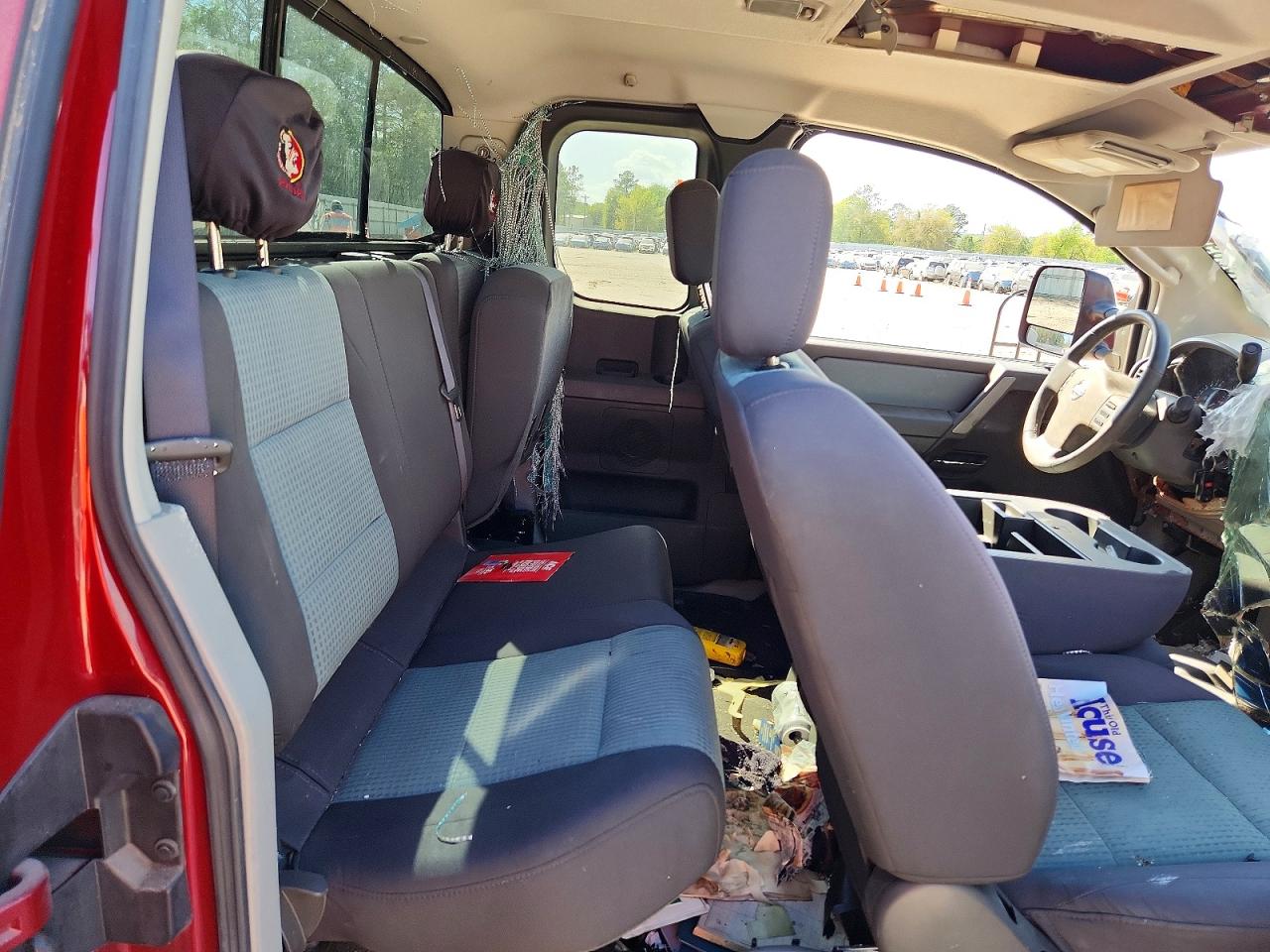 2004 NISSAN TITAN