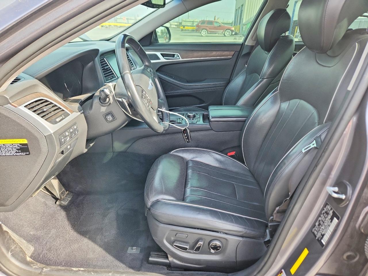 2015 HYUNDAI GENESIS