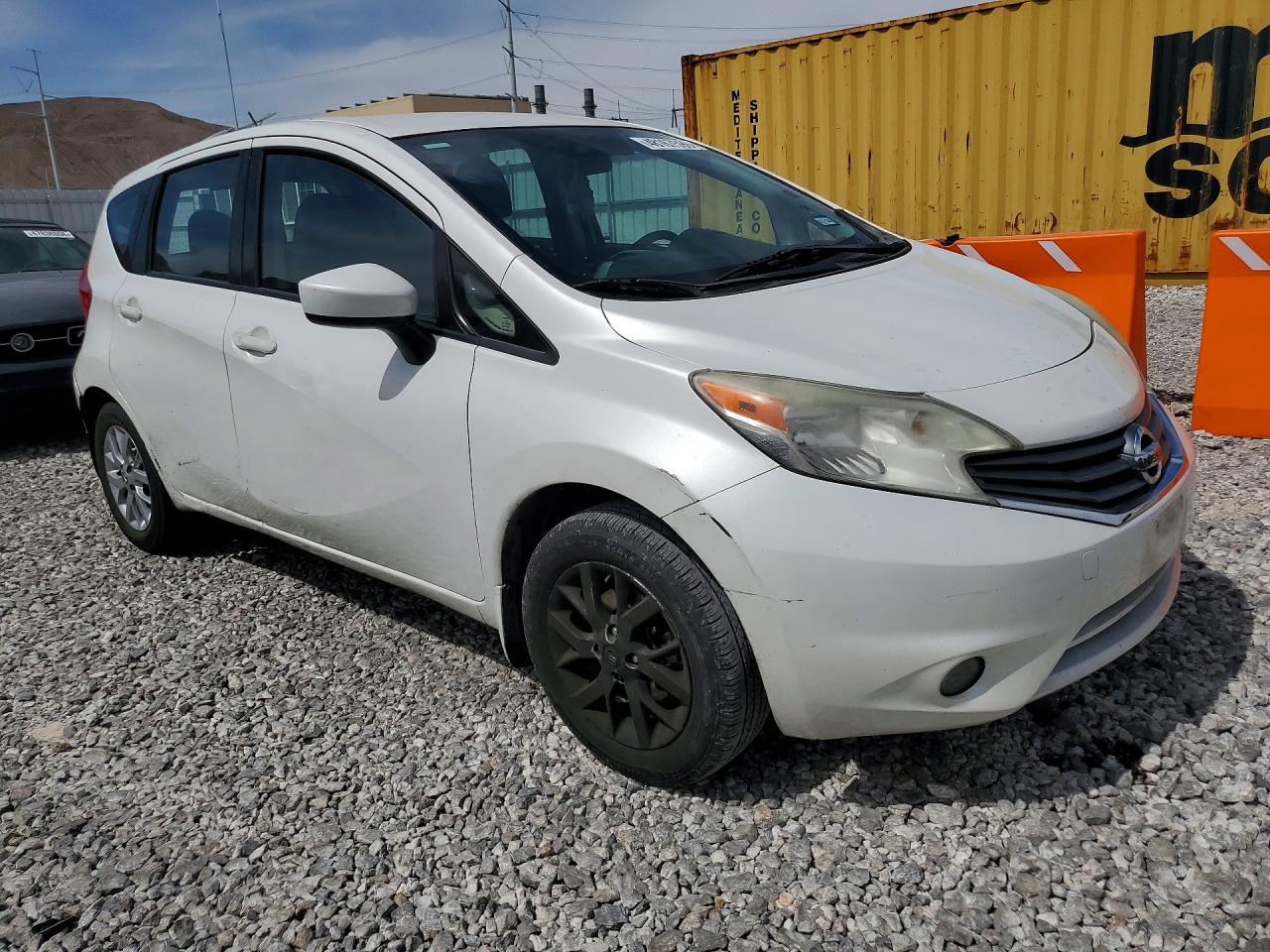 2016 NISSAN VERSA