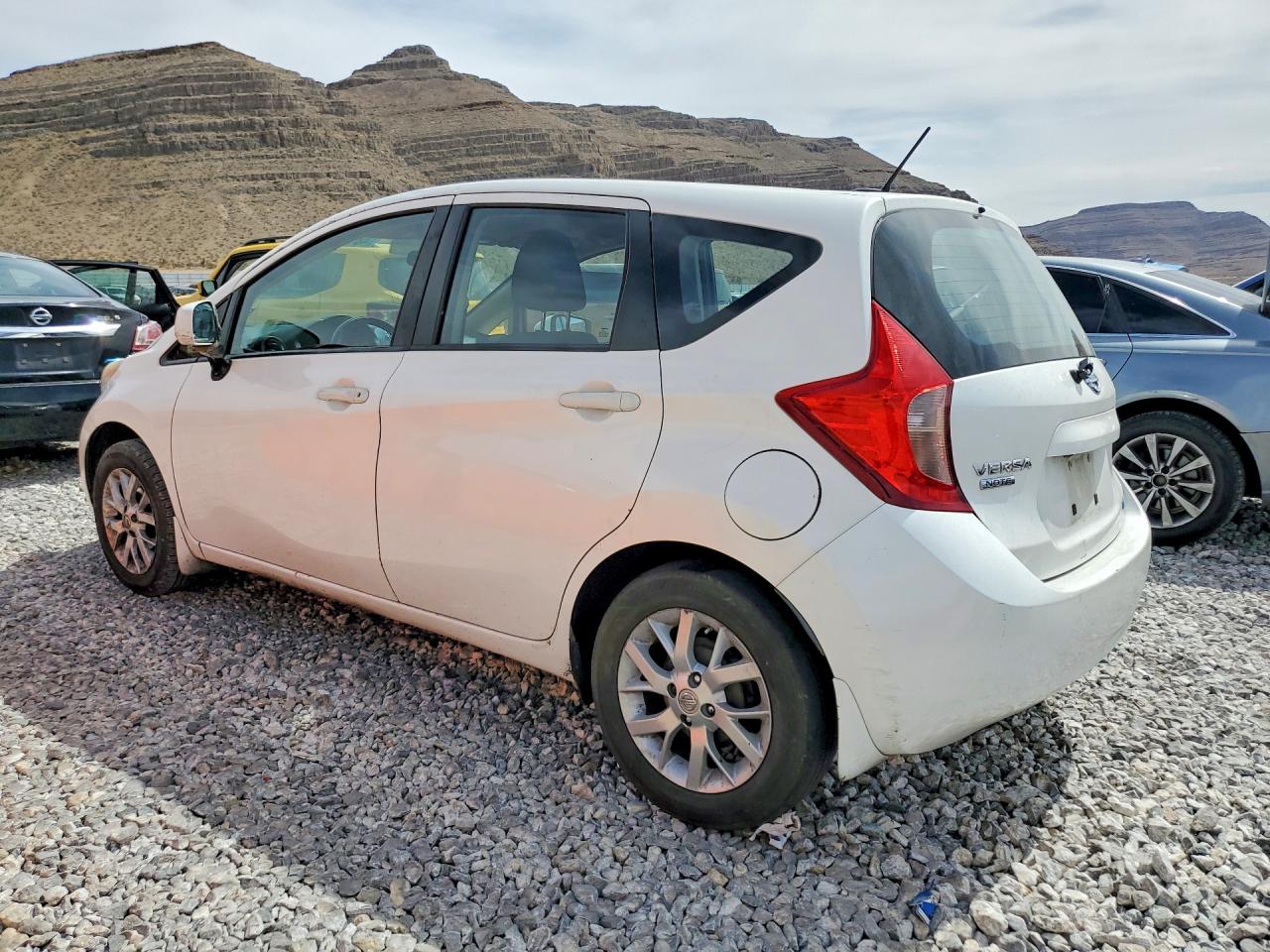 2016 NISSAN VERSA